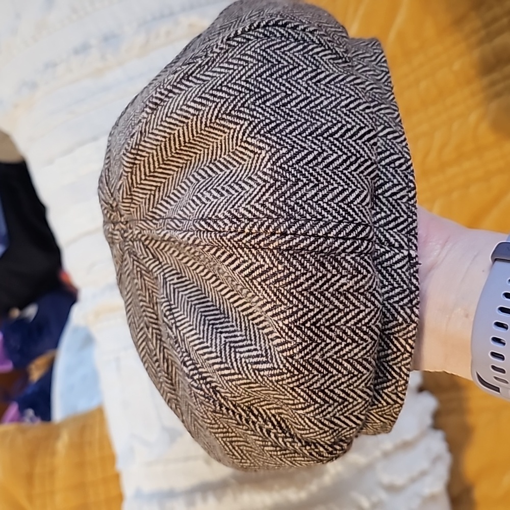 Cute hat - Picture 4 of 5